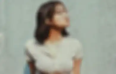 Tampil Super Seksi dengan Hot Pants dan Rambut Pendek, Marion Jola Jadi Sorotan