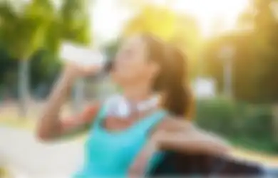 Simak, Ini Alasan Ilmiah Kita Harus Minum Air Dingin Setelah Olahraga!