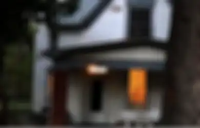Beli Rumah Kuno, Pria Ini Ungkap Kesaksian Mengerikan, Ada Sepasang Mata Menatap Tajam dari Balik Dinding Hingga Sepucuk Surat Peringatan, Pemilik Sebelumnya Ungkap Fakta Mengejutkan!