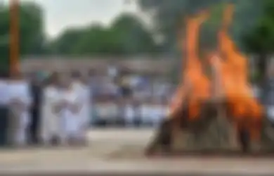 Dikira Sudah Wafat, Seorang Wanita Nyaris Dibakar Hidup-hidup saat Kremasi