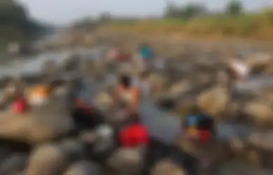 Kemarau Makin Menjadi, Sungai Cipamingkis Bogor Kian Mengering. Foto-foto Ini Jadi Buktinya