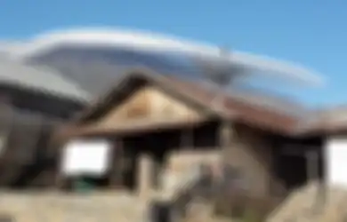 Kemarau Sebabkan Fenomena Unik Di Gunung Rinjani. Lihat Foto dan Video Karya Warganet!
