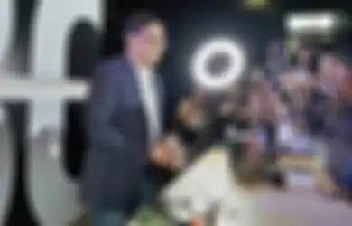 Uji Kamera Hape Buatan Korea, Dipakai Buat Foto-foto dalam Waktu Lama, Baterainya Cukup Awet!