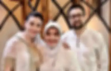 Nikah Beda Agama Hingga Dikabarkan Tak Dapat Restu Mertua, 18 Tahun Aktor Tampan Ini Setia Temani Istri Cantiknya Sahur di Bulan Ramadhan