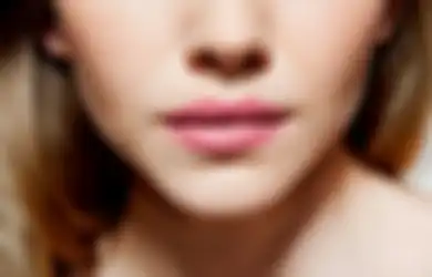 Ini 5 Warna Lipstik yang Cocok Dipakai Pemilik Bibir Hitam, Cobain
