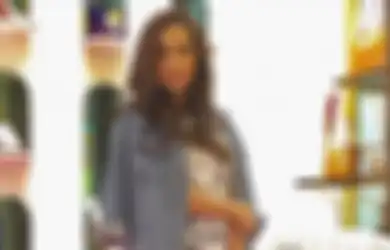 Masih Pengin Berduaan dengan Suami Orang, Artis Seksi Ini Nekat Susul dan Labrak Istri Sah di Restoran, Endingnya Bikin Syok!