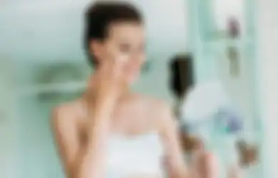 4 Bahan Skincare Ini Cuma Bisa Digunakan di Malam Hari. Jangan Salah!