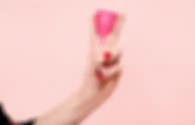Merasa Tak Nyaman Pakai Pembalut Saat Menstruasi? Mungkin Anda Bisa Beralih ke Menstrual Cup!