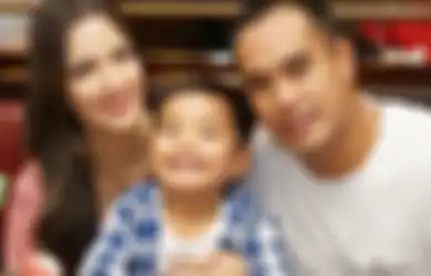 Suami Nia Ramadhani Tak Terima hingga Peringatkan Sosok Ini untuk Minta Maaf Usai Putrinya Menangis Kena Pukul