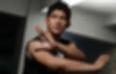 Sukses di Dunia Film, Iko Uwais Miliki Mobil Mercy Klasik yang Hanya Ada Satu di Indonesia, Kayak Apa Ya?