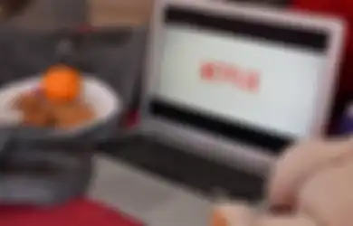 5 Bahaya Terlalu Sering Marathon Film, Ternyata Bisa Pengaruhi Sperma!