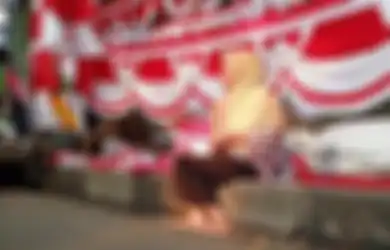 Emak Nung, Pedagang Bendera Musiman di Bogor yang Takut Tak Punya Ongkos Pulang ke Cirebon, 'Makan Aja Kadang Dikasih'
