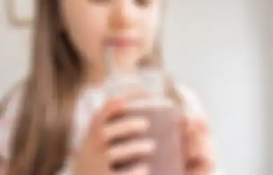 Ketahui 5 Bahaya Minum Menggunakan Sedotan, Yakin Masih Mau Dianggap Remeh?