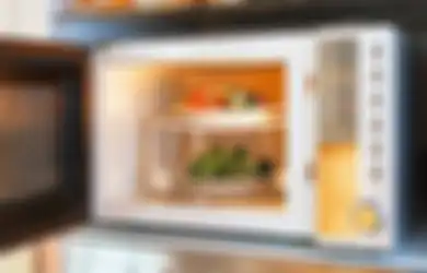 Jadi Racun, 5 Makanan Ini Enggak Boleh Dipanaskan dengan Microwave!
