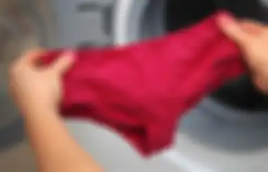 Pasti Anda Baru Tahu, Mencuci Pakaian Dalam Tak Cukup Hanya Pakai Sabun Saja, Ini Cara yang Benar Agar Bersih Sempurna
