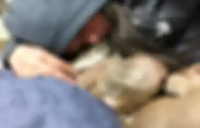 Rasa Sayangnya Sangat Besar, Gadis Ini Rela Memeluk Anjingnya Semalaman Sembari Menangis Sebelum Meninggalkannya, Sedih