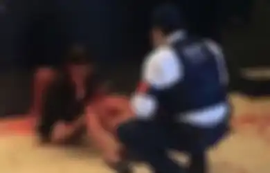 Bak Psikopat, Wanita Ini Duduk Santai Sambil Merokok dengan Tubuh Berlumuran Darah, Kisah di Baliknya Mengerikan!