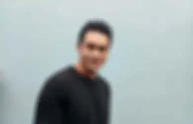 Sempat Menyesal Belum Menikah Sampai Sang Ibunda Wafat, Indra Bruggman Umumkan Sudah Punya Pacar Lagi : Baru 2 Minggu