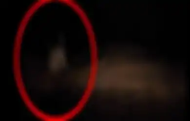 Warga Diteror Ketukan Pintu Misterius Tengah Malam, Sebut Adanya Sosok Putih hingga Bau Amis Bangkai yang Menyeruak