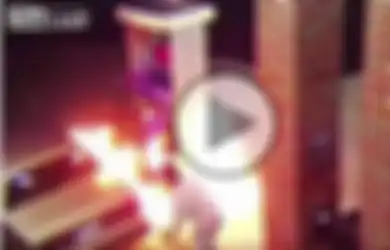 (VIDEO) Gara-gara Fobia pada Hewan Kecil Berkaki Delapan Ini, Seorang Pria Nyaris Bakar Habis Sebuah SPBU, Responsnya Sungguh Konyol!