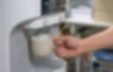 Sepele Namun Bikin Cepat Rusak! Inilah 4 Kebiasaan Buruk dalam Menggunakan Dispenser yang Perlu Kamu Tahu