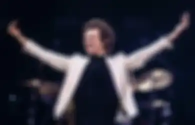 Jadi Direktur, Harry Styles Akan Rilis Merek Parfumnya Sendiri!