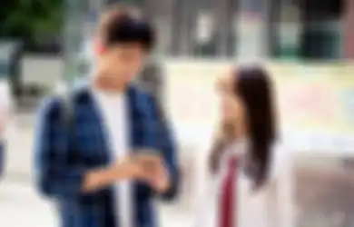 Reaksi Unik Sesuai Karakter Zodiak Leo hingga Scorpio Saat Suka Sama Sahabat