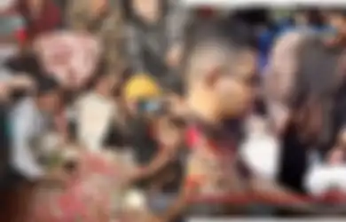 Nisan Makam BJ Habibie Miring Karena Dijadikan Tempat 'Selfie': Ingat, 'Selfie' Itu Ada Etikanya! Ini 6 Tempat 'Haram' untuk Mengambil Foto