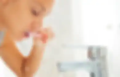 Nyesal Kalau Baru Tahu, Lakukan Ini Dulu Sebelum Sikat Gigi di Pagi Hari, Rasakan Khasiatnya untuk Tubuh Tak Kalah dari Obat!