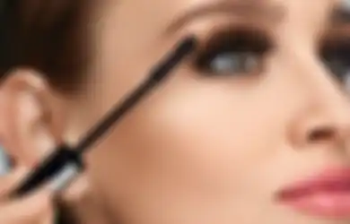 Wahai Wanita, Jangan Jadikan Maskara Sebagai Rutinitas Make-up Harian, Atau Mata Anda akan Alami 'Infeksi Serius' Ini