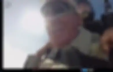 Kakek 97 Tahun Lakukan Aksi Terjun Payung, Pangeran Charles Sampai Dibuat 'Malu'