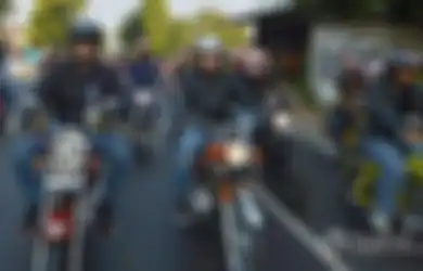 Para ASN Terkejut Pimpinannya Tiba-tiba Diciduk KPK, Padahal Minggu Pagi Bupati Nganjuk Masih Sibuk Kerja Sampai Pada Ikut Mengantar