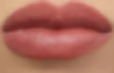 Favorit! Ternyata 5 Warna Lipstik Ini Cocok Buat Semua Warna Kulit