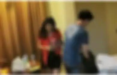 Temukan Foto Suaminya Saat Rebahan Mesra Bareng Perempuan Lain di Kamar Hotel, Wanita Ini Sakit Hati Hingga Nekat Unggah Aib Pria yang Telah Menikahinya Itu di Status WA!