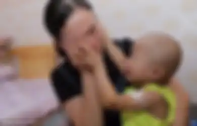 ‘Jangan Menangis, Ma!’ Rintihan Seorang Anak Penderita Kanker Menghibur Ibunya yang Sedih karena Tak Bisa Lanjutkan Perawatan