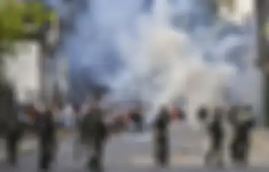 Bukan dengan Odol,  Ternyata Ini Cara Terbaik untuk Menghalau Gas Air Mata, Simpel!