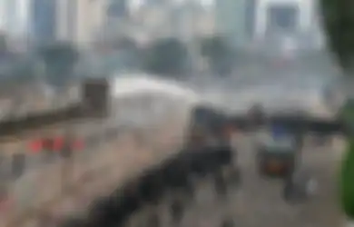 Kedaluwarsa atau Tidak, Gas Air Mata Tetap Membahayakan Kesehatan Kita