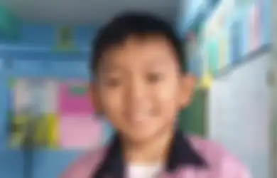 Lihat Wajah 'Bocah' Ini di Taman Kanak-kanak? 100 Persen Anda Pasti akan Salah Menyangka Siapa Dirinya!