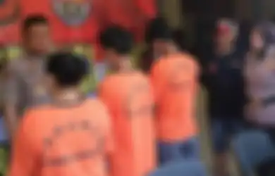 Tak Puas Hanya Inses dengan Kedua Putranya, Ibu di Sukabumi Ajak Bocah 5 Tahun Bergumul hingga Tewas Mengenaskan!
