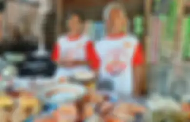Rajin Kumpulkan Uang Koin dari Jualan Angkringan, Pasangan Suami Istri Berhasil Bayar Sekolah 3 Anaknya dengan Uang Koin