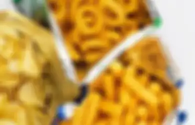 'Jijik Banget, Sampai Mau Muntah', Bukti Proses Pengemasan Snack Curah Bikin Geli, Meski Murah Meriah tapi Jauh dari Kata Higienis