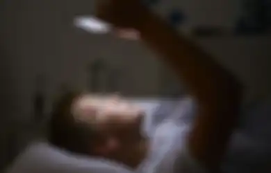 Bisa Bikin Sakit-sakitan, Tolong Mulai Sekarang Jangan Lagi Cek HP Setelah Bangun Tidur, Efek Buruknya Sungguh Tak Main-main!