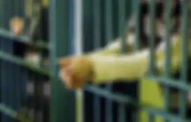 Kisah Pilu Seorang Nenek Terancam Masuk Bui Lantaran Penemuan Uang yang Disalahgunakan