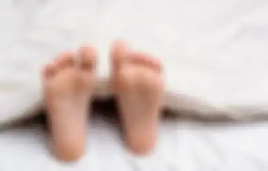 Tidak Sakit, Tapi Pria Ini Selama 10 Tahun Hanya Terbaring di Kasur, Tidak Pernah Bicara Lagi, Matanya Selalu Terpejam, dan Makan 3 Hari Sekali