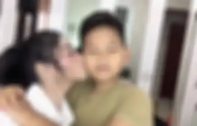 Disinggung Soal Orang Ketiga, Dewi Perssik Dikuatkan Sang Anak, Felice Gabriel: Mama, Ada Aku...