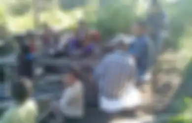 'Kami Mati Hidup di Sini. Mau Keluar, ke Mana?' Ini Kisah Tobias yang Tinggal Bersama Istri dan 9 Anaknya di Gubuk Reyot dalam Kondisi Sulit