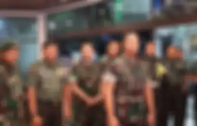 Jabatan Suaminya Dicopot Akibat Ulah Dirinya Unggah Komentar Negatif Pasca Penusukan Wiranto, Istri Anggota TNI Ini Sekarang Hanya Bisa Tertunduk dengan Mata Berkaca-kaca