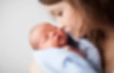 Pantas Saja Ibu yang Baru Melahirkan Selalu Mencium Bayinya, Menurut Penelitian Aroma Bayi Baru Lahir Punya Manfaat Ini pada Jiwa Kita