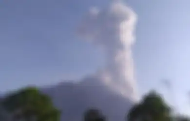 Letusan Awan Panas Gunung Merapi: Meski Merapi Meletus, Penjaga Gunung Tak Boleh Melarikan Diri