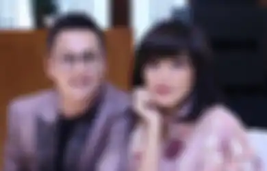 Andhika Pratama Unggah Foto Jadul Seperti Anak Punk, Penampilan Ussy Sulistiawaty yang Sudah Punya 2 Anak Jadi Sorotan Netizen: Kayak Masih Gadis!